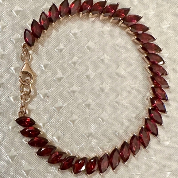 Genuine Red Garnet 18K Rose Gold over Sterling Silver Bracelet! ✨️ - Picture 3 of 8